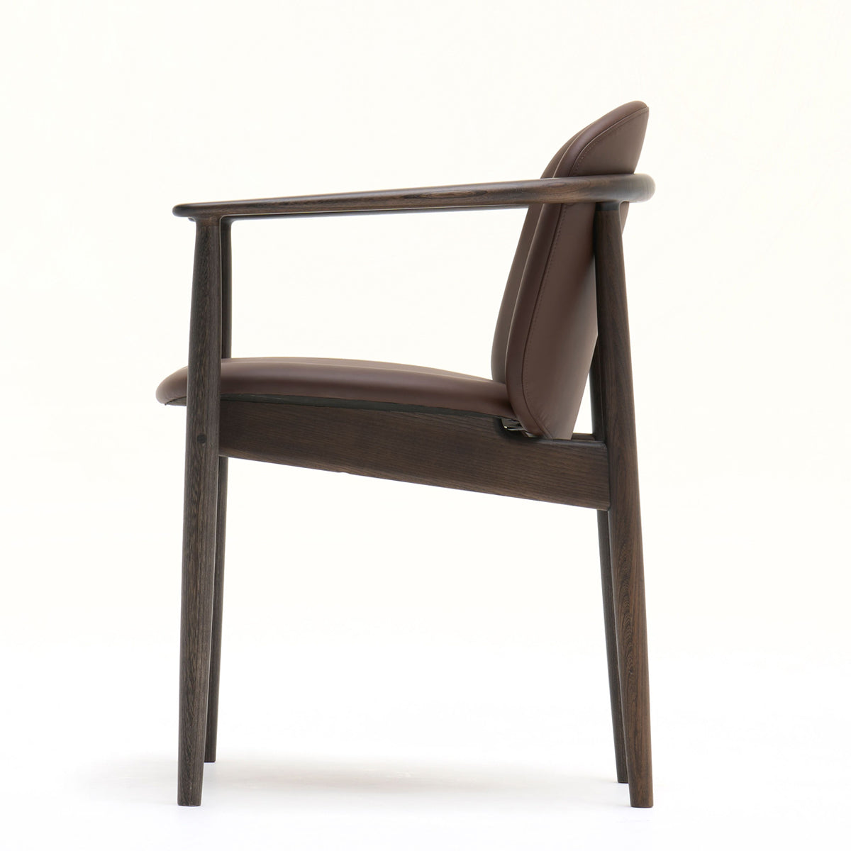Karimoku Case Study A-DC05 Armstol - Leabelle Læder - Røget Eg / X340 Chocolat Brown
