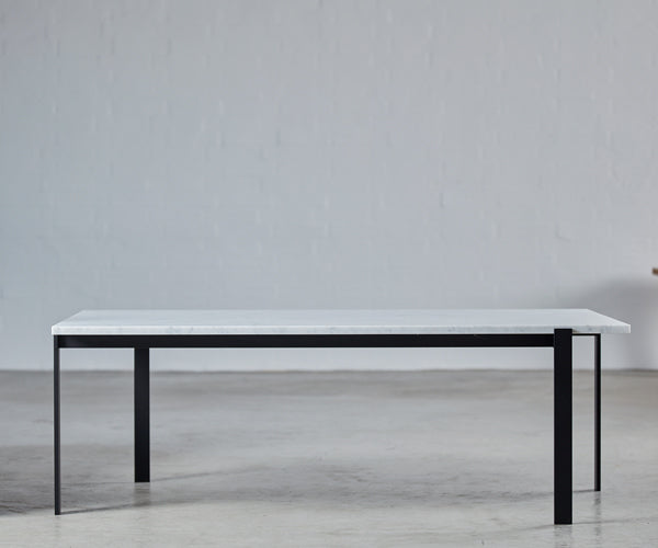 Mølballe Barcelona Sofabord - Hvid Carrara Marmor - Sort Stål - 55 cm. / 100x100 cm.