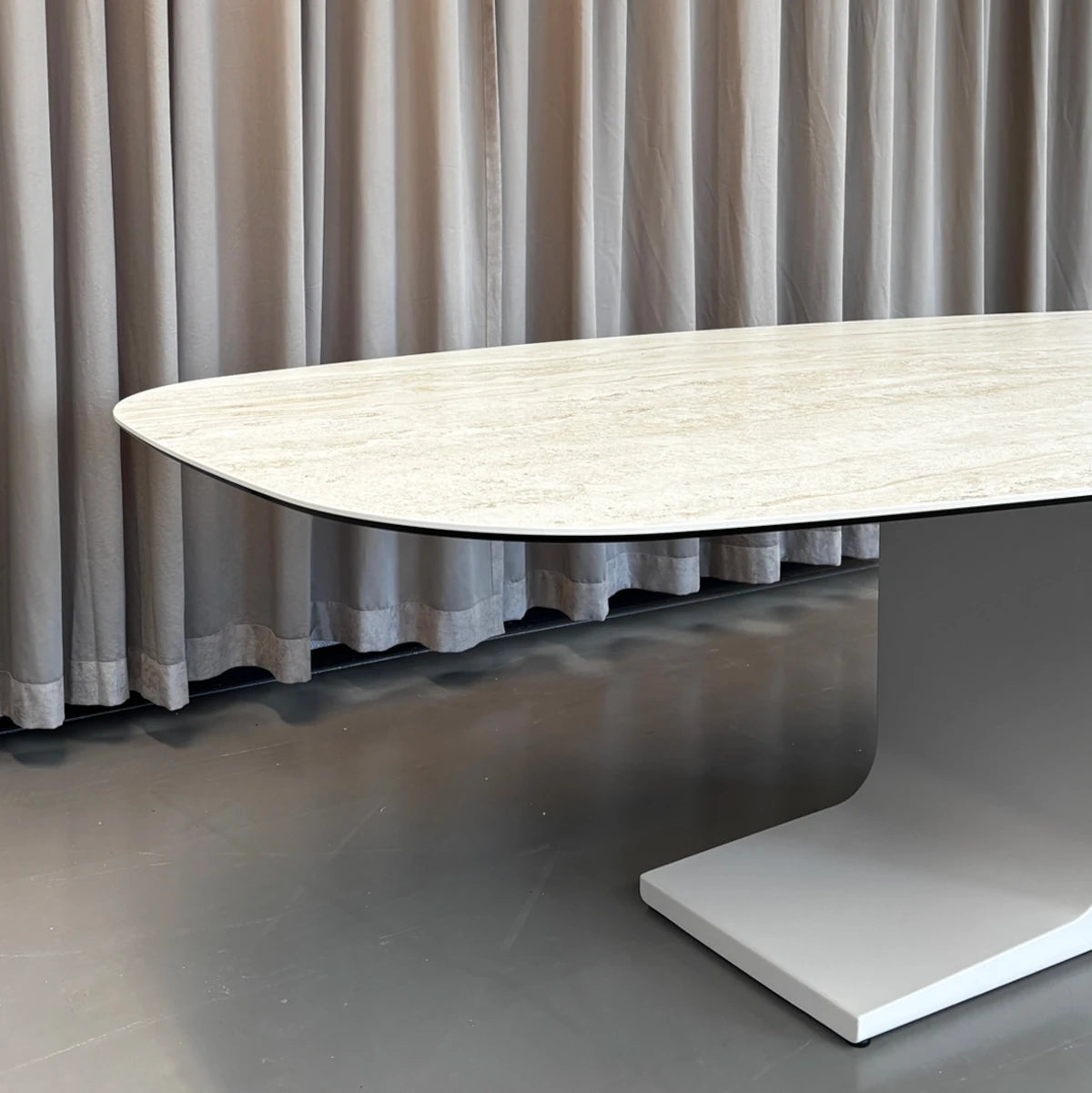 Sovet Italia Palace Table - Shaped - 250x120 – DEMO.